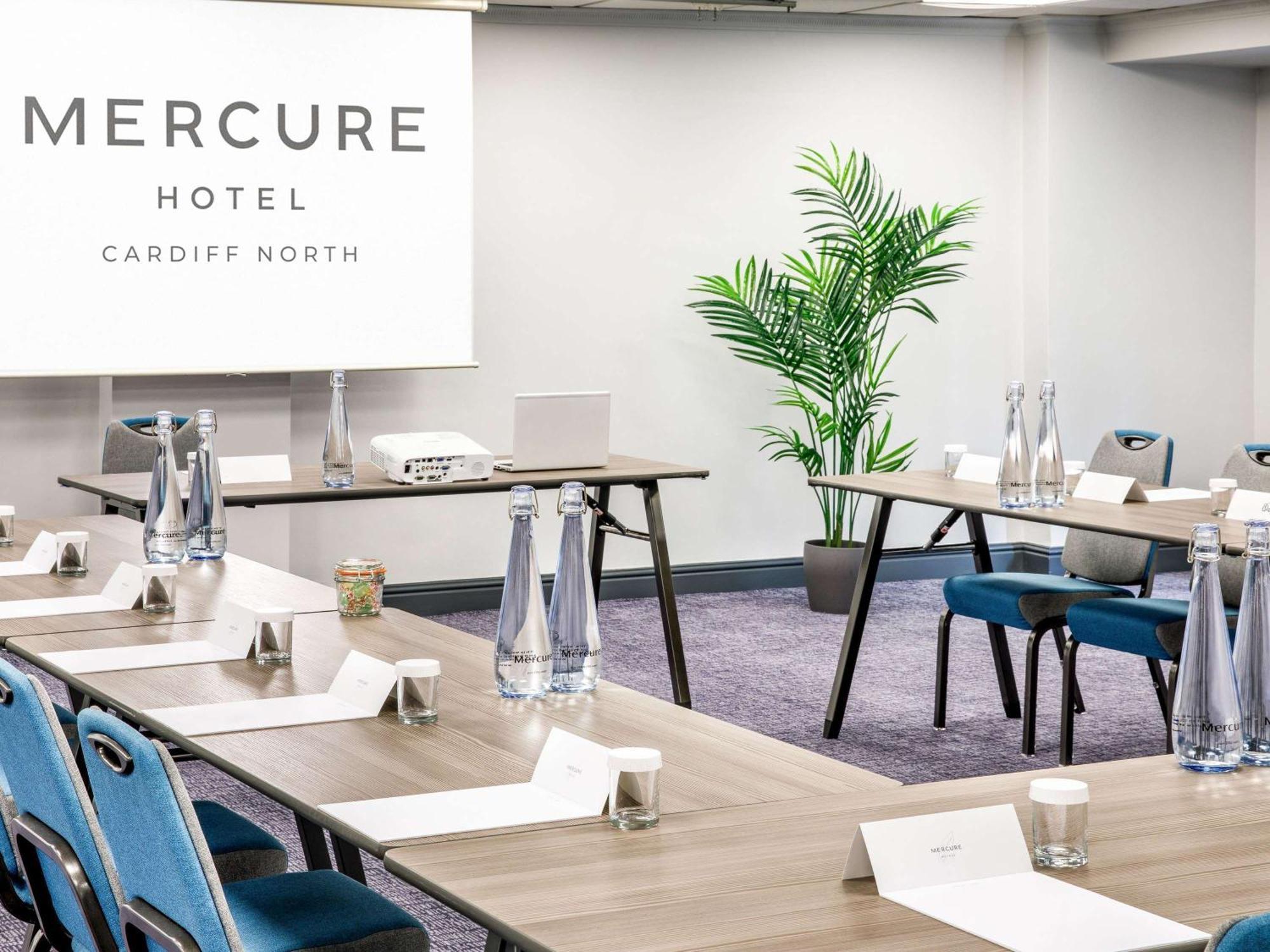 Mercure Cardiff North Hotel Exterior photo