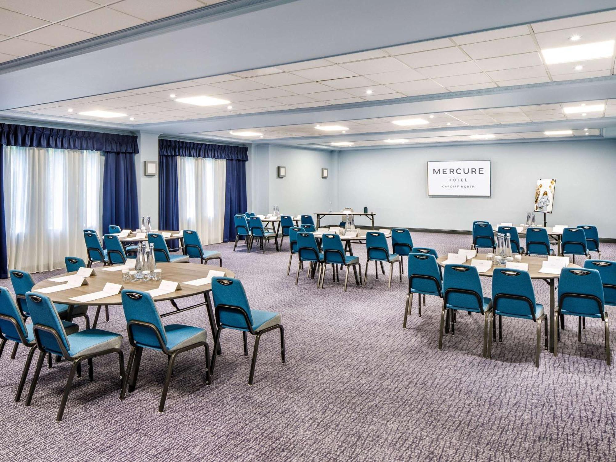 Mercure Cardiff North Hotel Exterior photo