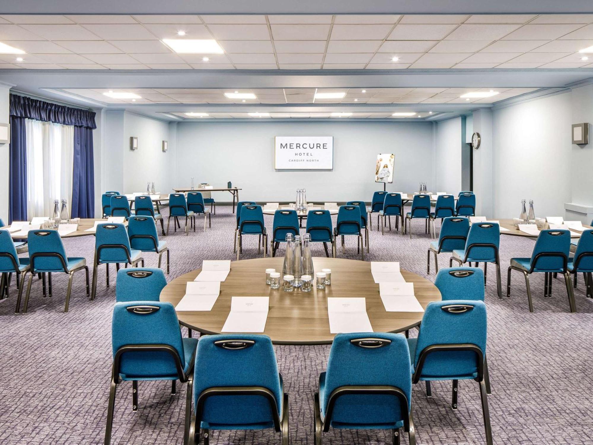 Mercure Cardiff North Hotel Exterior photo